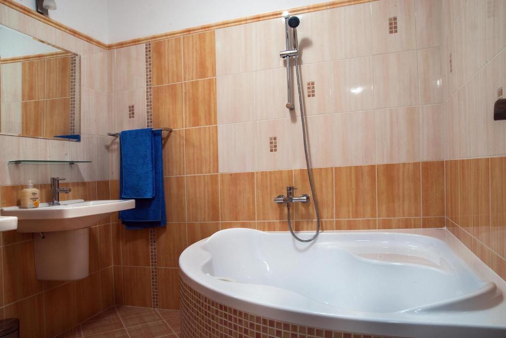 Penzion U Vinoteky Nymburk Phòng bức ảnh